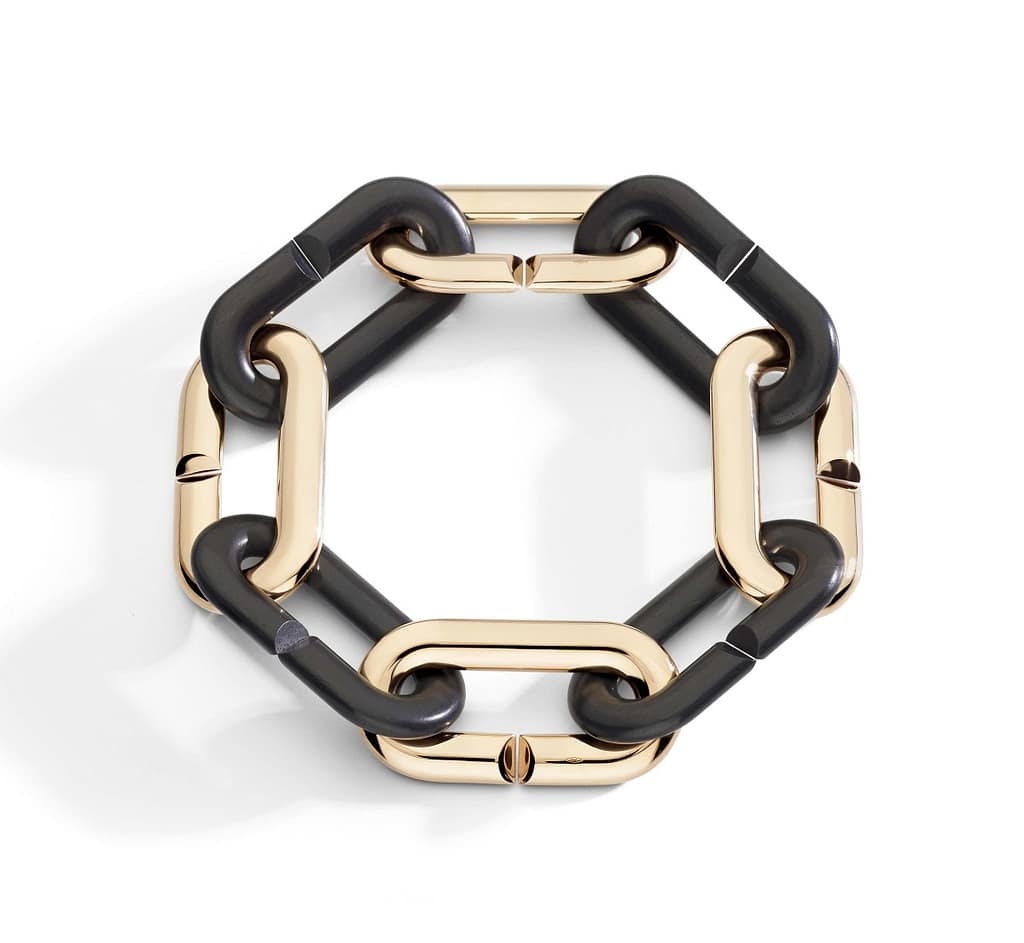 Vhernier Mon Jeu Maxi collection bracelet made of ebony and 18K rose gold.