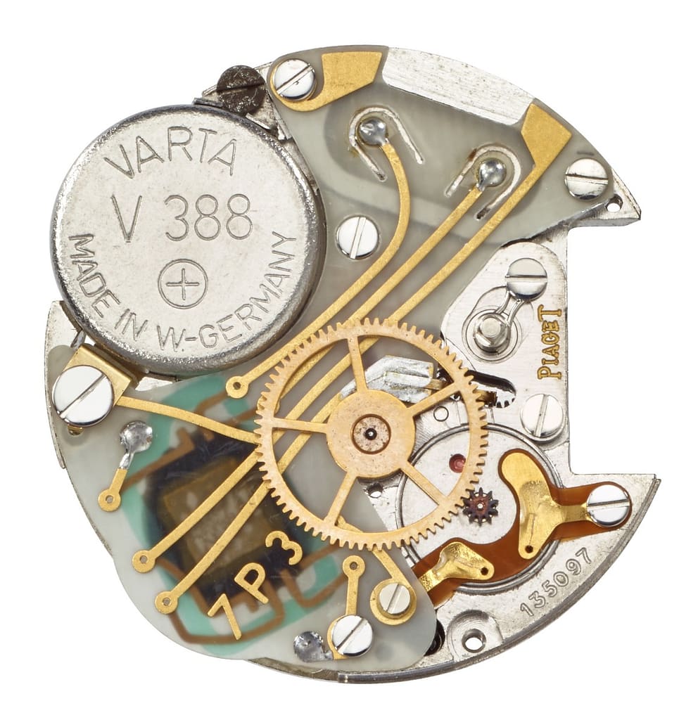 The Calibre 7P Piaget's first quartz watch movement
